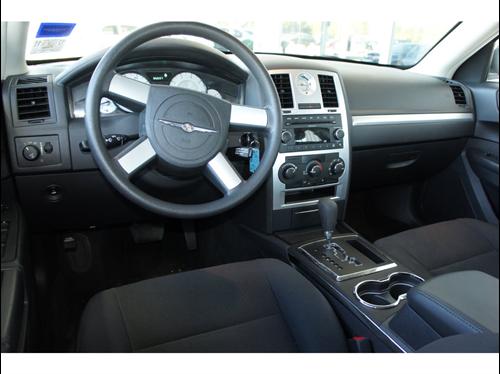 Chrysler 300 2010 photo 3