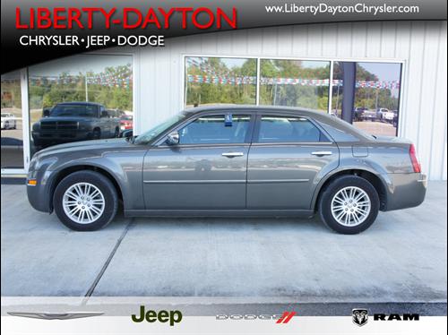 Chrysler 300 2010 photo 4