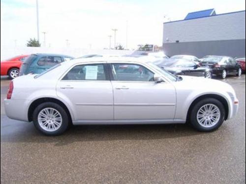 Chrysler 300 2010 photo 1