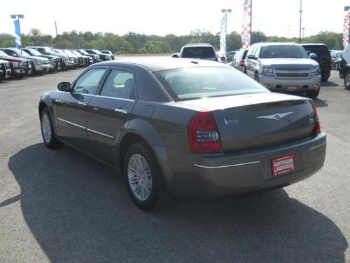 Chrysler 300 2010 photo 3