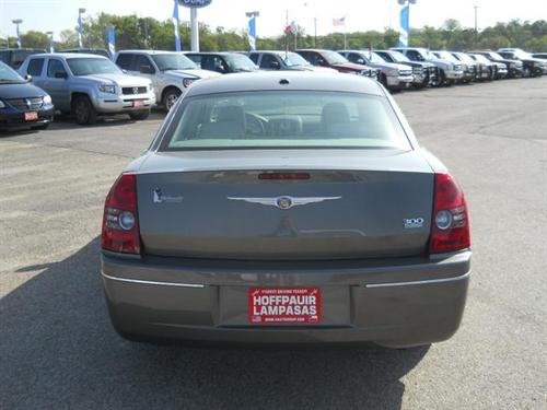 Chrysler 300 2010 photo 4