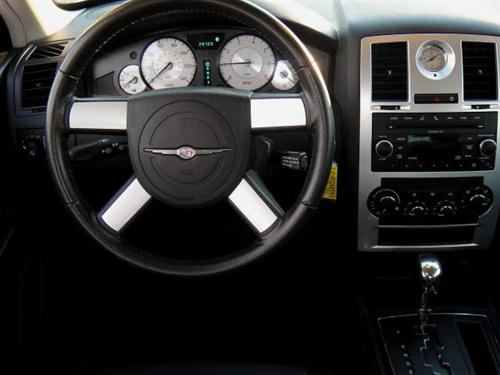 Chrysler 300 2010 photo 4