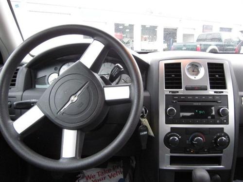 Chrysler 300 2010 photo 4