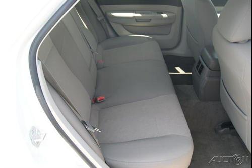 Chrysler 300 2010 photo 4