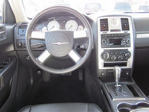 Chrysler 300 2010 photo 4