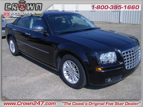 Chrysler 300 2010 photo 2