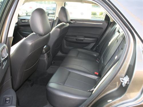 Chrysler 300 2010 photo 1