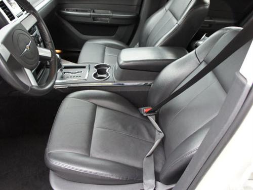 Chrysler 300 2010 photo 3