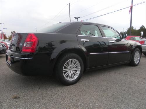 Chrysler 300 2010 photo 5