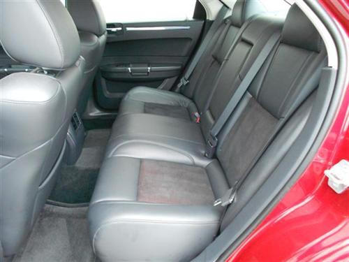 Chrysler 300 2010 photo 3