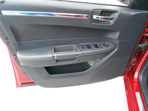 Chrysler 300 2010 photo 5