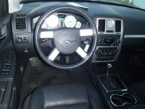 Chrysler 300 2010 photo 3