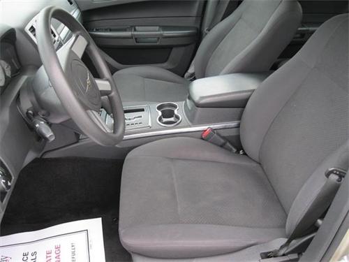 Chrysler 300 2010 photo 2