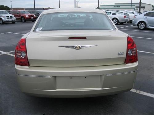 Chrysler 300 2010 photo 3