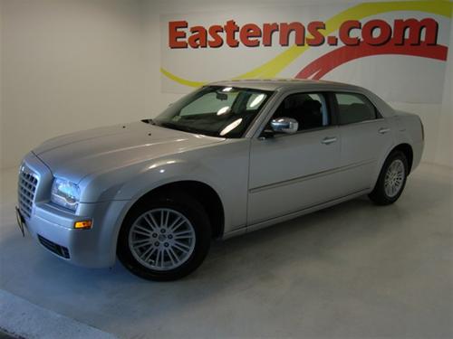 Chrysler 300 2010 photo 1
