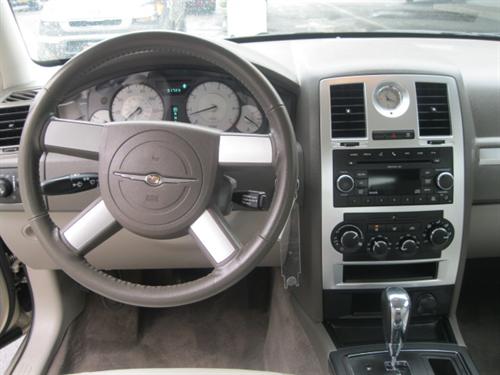 Chrysler 300 2010 photo 4
