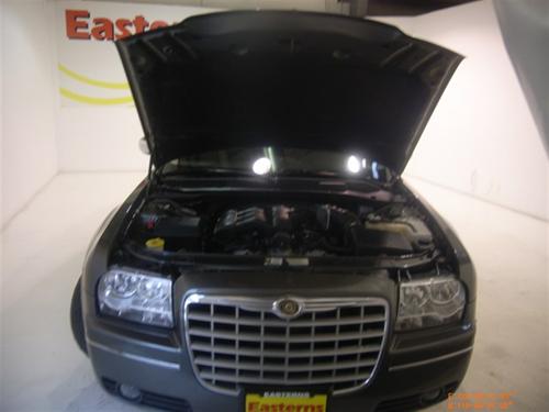 Chrysler 300 2010 photo 3