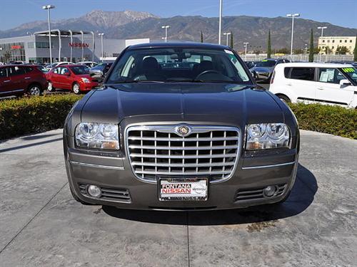 Chrysler 300 2010 photo 1