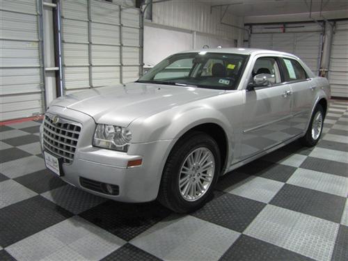 Chrysler 300 2010 photo 1