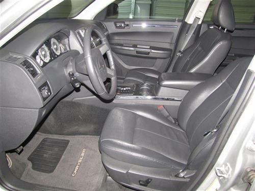 Chrysler 300 2010 photo 4