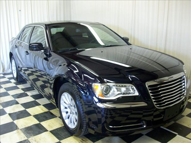 Chrysler 300 2011 photo 3