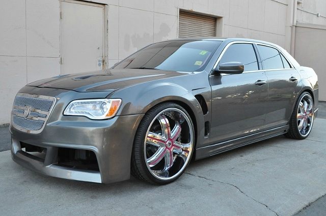 Chrysler 300 2012 photo 3
