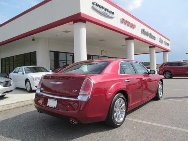 Chrysler 300 2012 photo 2