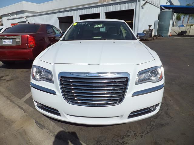 Chrysler 300 2012 photo 4
