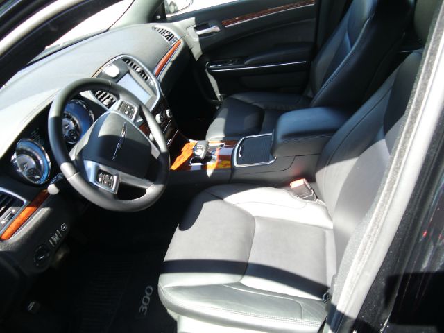 Chrysler 300 2012 photo 5