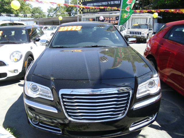 Chrysler 300 2012 photo 8