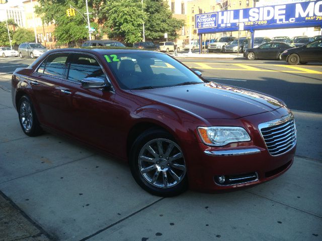 Chrysler 300 2012 photo 1