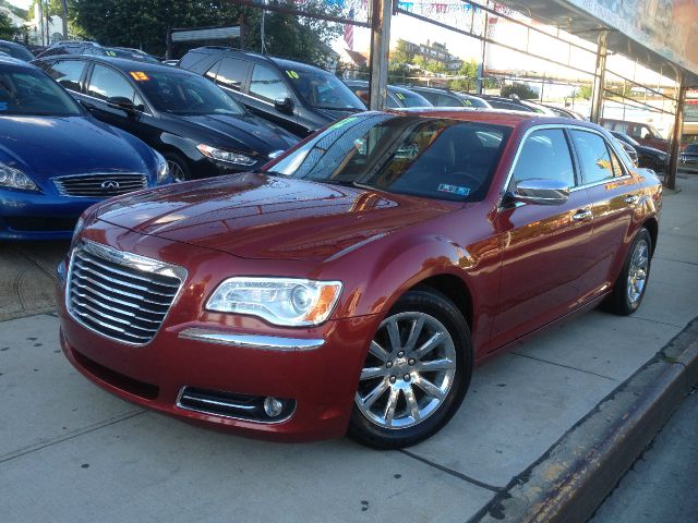 Chrysler 300 2012 photo 3