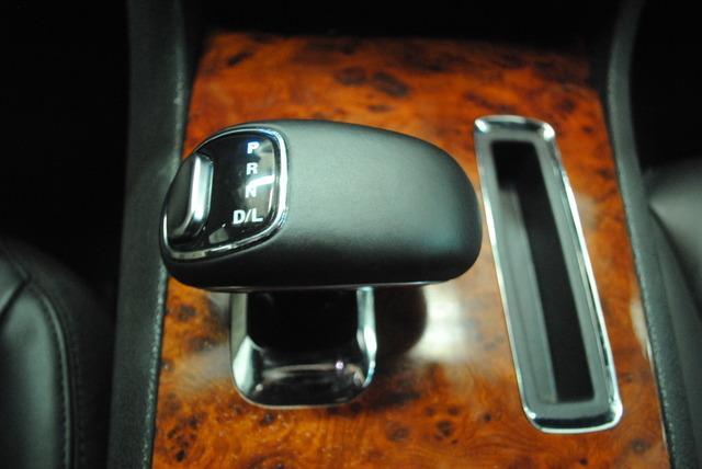 Chrysler 300 2012 photo 6