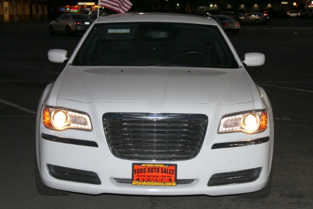 Chrysler 300 2012 photo 2