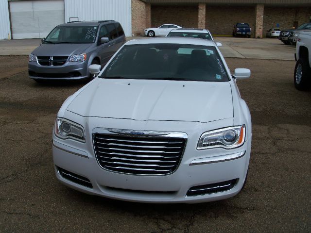 Chrysler 300 2013 photo 6