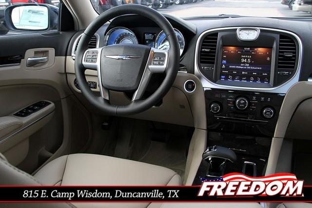 Chrysler 300 Base Sedan