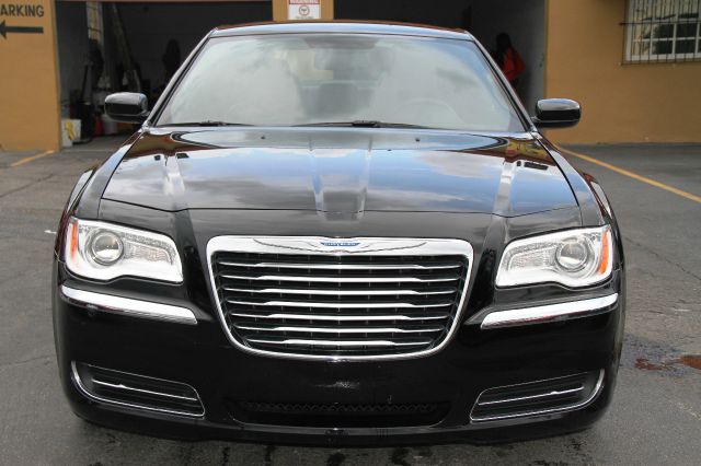 Chrysler 300 At/ac/v6 Sedan