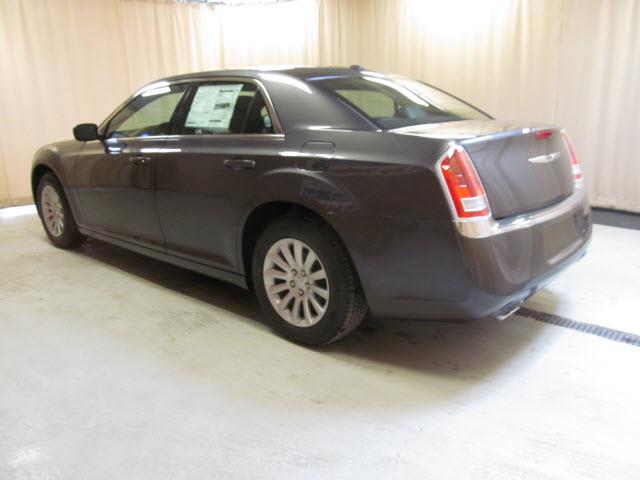 Chrysler 300 2013 photo 1