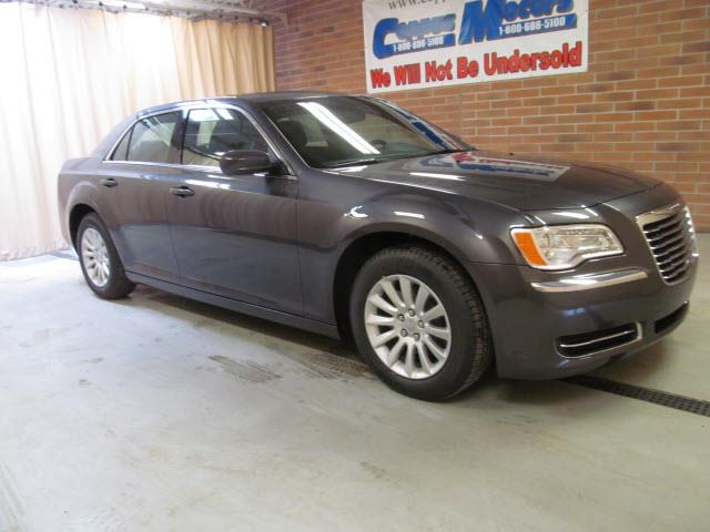 Chrysler 300 2013 photo 2