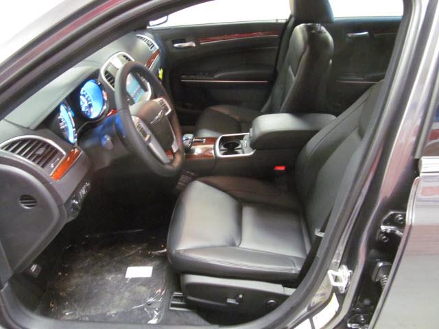 Chrysler 300 2013 photo 4
