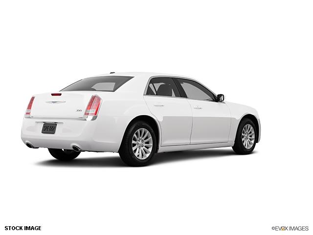 Chrysler 300 2013 photo 2