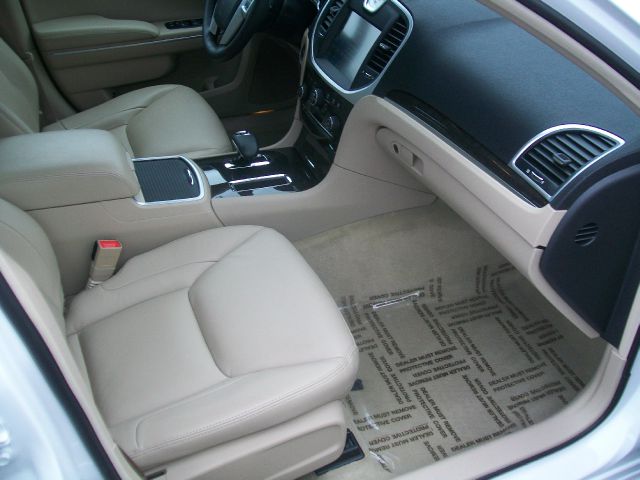 Chrysler 300 2013 photo 6