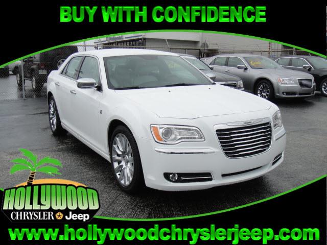 Chrysler 300 2013 photo 4