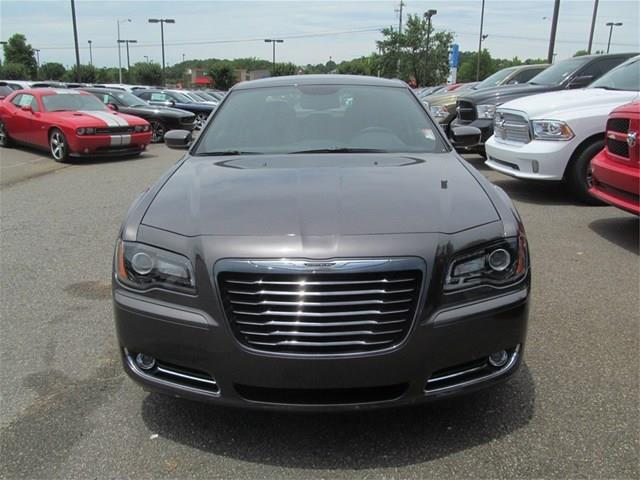 Chrysler 300 2014 photo 3