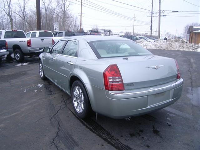 Chrysler 300C 2005 photo 1