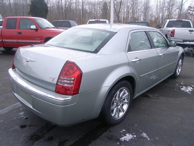 Chrysler 300C 2005 photo 3