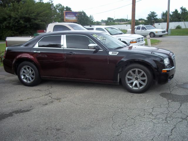 Chrysler 300C 2005 photo 2