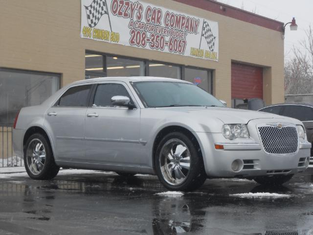 Chrysler 300C 2005 photo 2