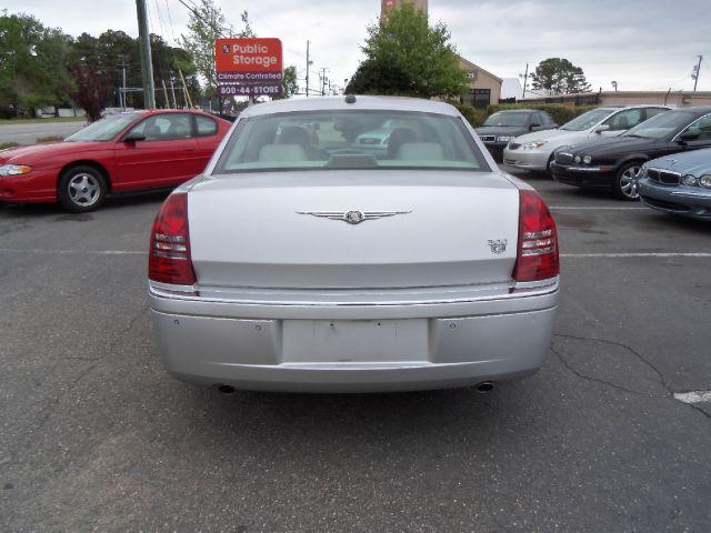 Chrysler 300C 2005 photo 1