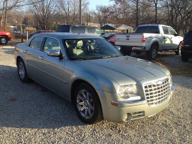 Chrysler 300C 2005 photo 2